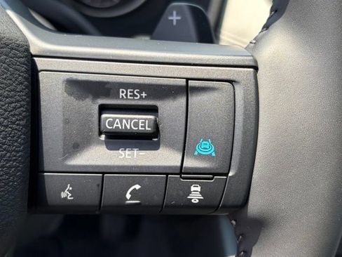 Certified 2025 Nissan Rogue SV AWD/4WD image 18