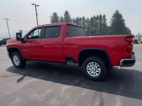 Used 2022 Chevrolet Silverado 2500 LT w/ Convenience Package AWD/4WD image 6