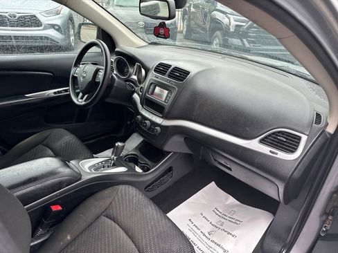 Used 2020 Dodge Journey SE FWD image 41
