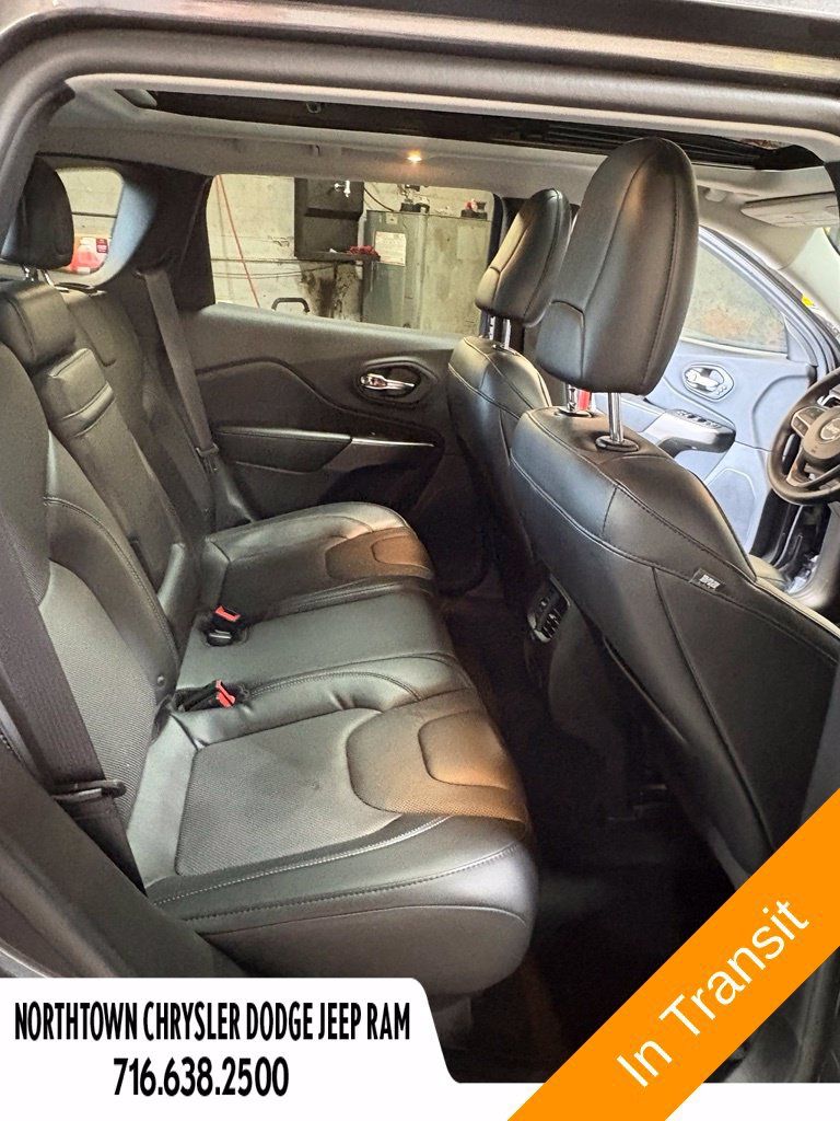 Used 2019 Jeep Cherokee Limited AWD/4WD image 18