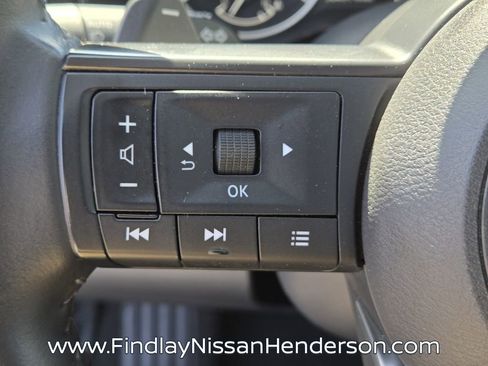 Used 2025 Nissan Pathfinder SV FWD image 24