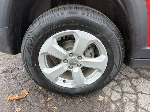 Certified 2021 Jeep Compass Latitude image 32