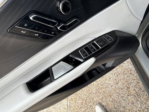 Certified 2025 Cadillac Lyriq Luxury image 23