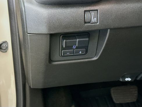 Used 2024 GMC Canyon AT4 w/ AT4 Premium Package image 17