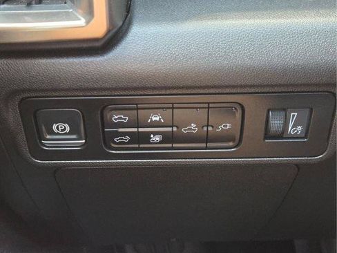 Certified 2025 GMC Hummer EV 3X AWD/4WD image 31