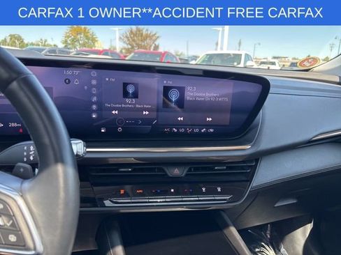 Used 2024 Buick Envision Avenir image 32