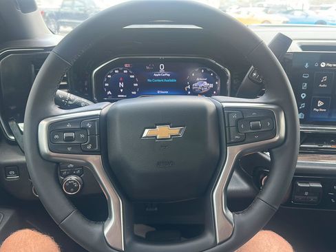 Used 2025 Chevrolet Silverado 1500 LT AWD/4WD image 14