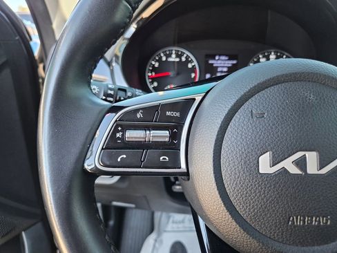 Used 2023 Kia Seltos EX image 28