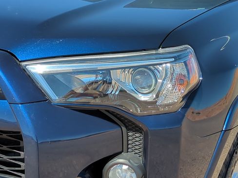 Used 2017 Toyota 4Runner SR5 Premium AWD/4WD image 9