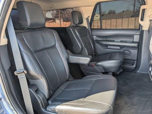 Used 2022 Ford Expedition XLT image 27