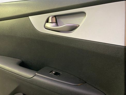 Used 2023 Kia Forte LXS image 12