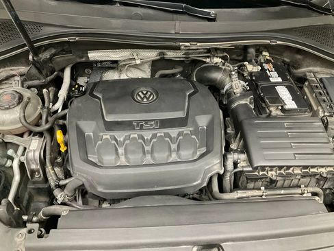 Used 2018 Volkswagen Tiguan SEL AWD/4WD image 17