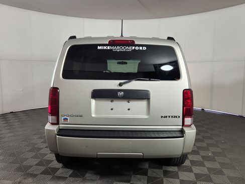 Used 2009 Dodge Nitro SE image 6