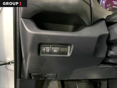 Used 2023 Toyota RAV4 LE AWD/4WD image 35