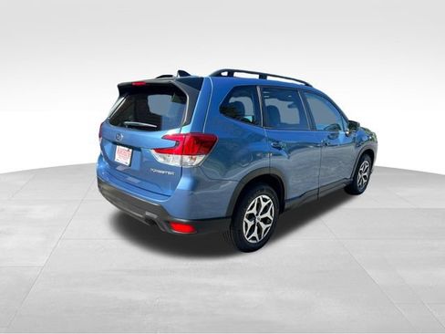 Used 2024 Subaru Forester Premium AWD/4WD image 7