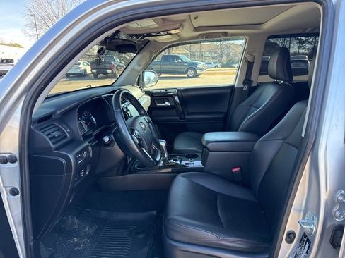 Used 2019 Toyota 4Runner TRD Off-Road Premium image 9