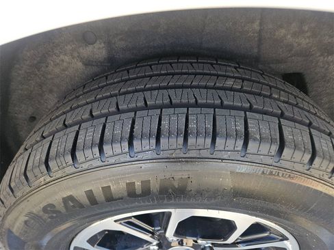 Used 2024 Ford Expedition Max XLT image 26