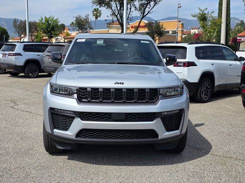 New 2026 Jeep Grand Cherokee L Limited w/ Limited Altitude Package AWD/4WD image 2