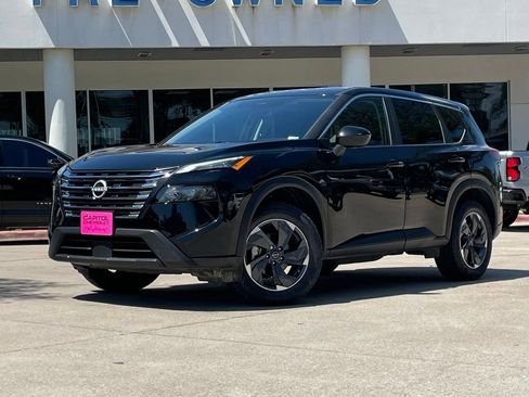 Used 2025 Nissan Rogue SV FWD image 1
