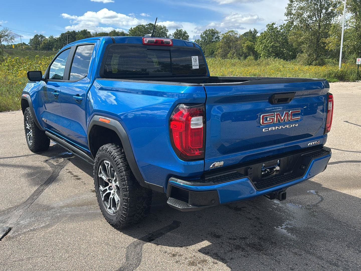 Used 2023 GMC Canyon AT4 w/ AT4 Premium Package AWD/4WD image 3