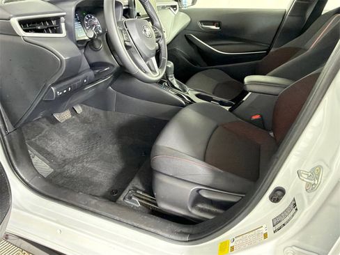Used 2025 Toyota Corolla SE image 9