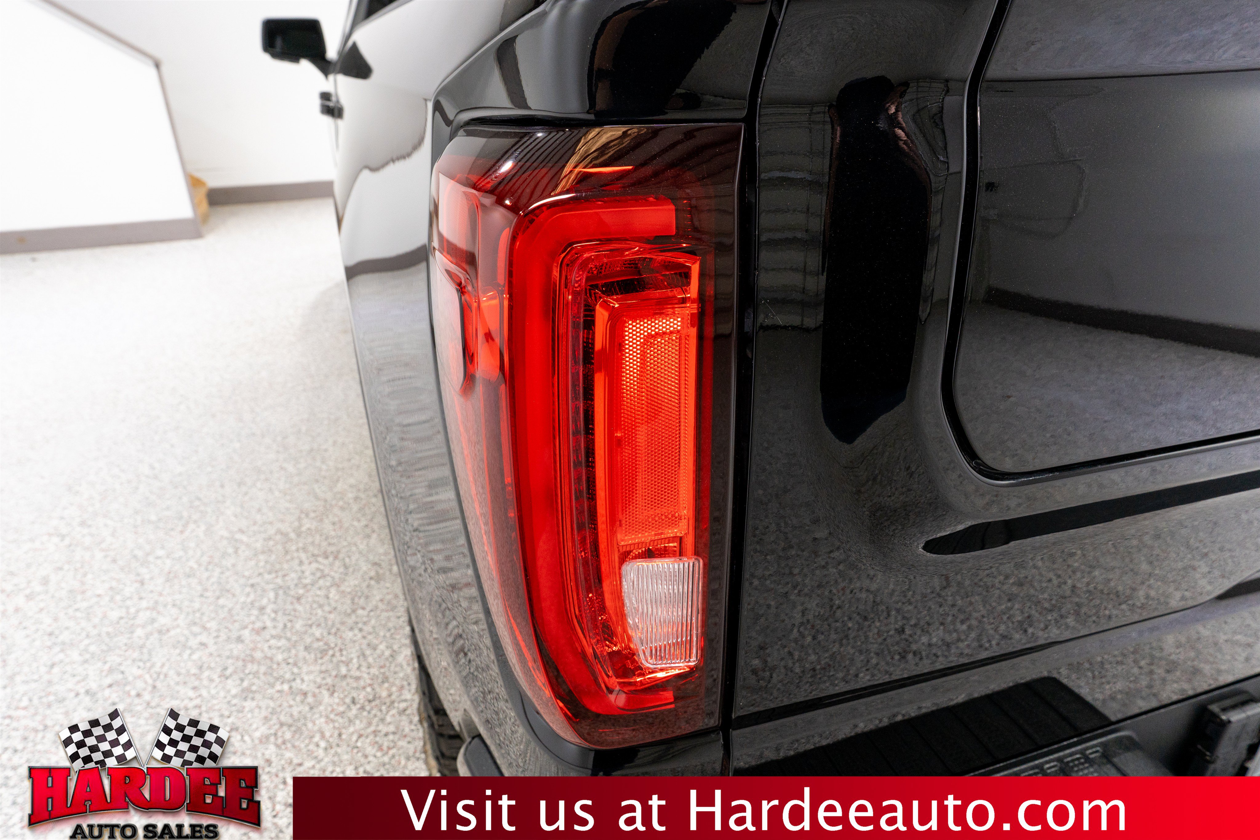 Used 2020 GMC Sierra 1500 AT4 w/ AT4 Premium Package AWD/4WD image 9