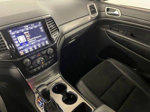 Used 2021 Jeep Grand Cherokee Laredo X AWD/4WD image 36
