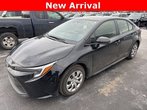 Used 2024 Toyota Corolla LE image 1