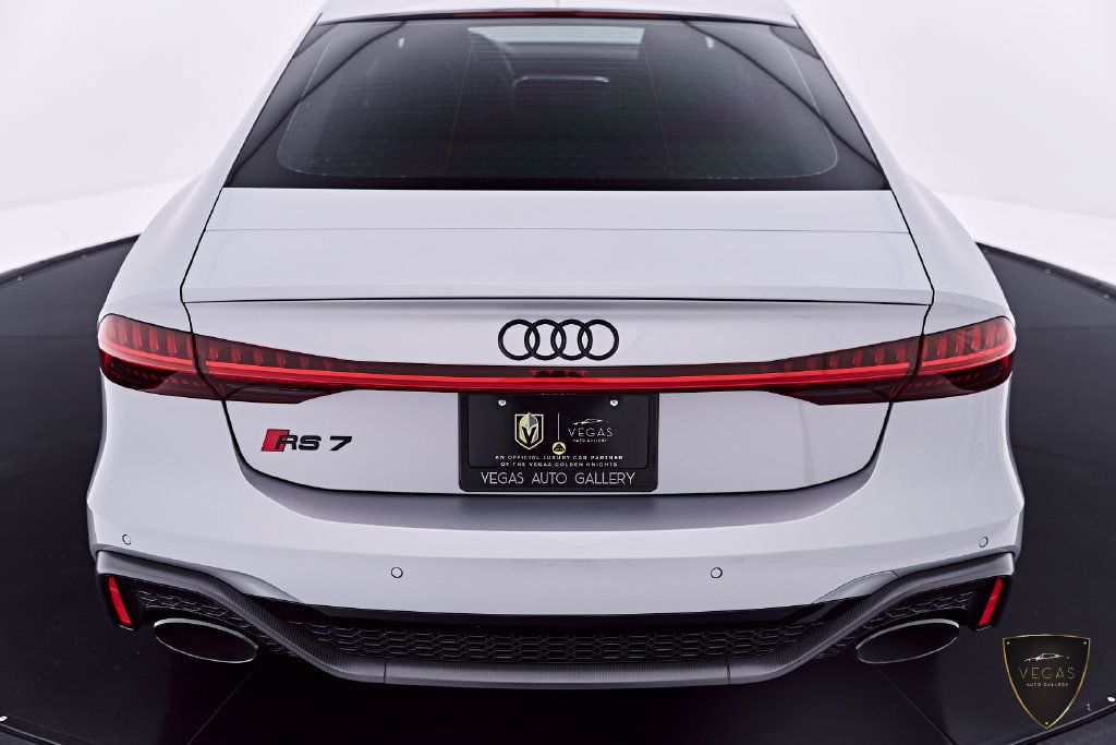 Used 2025 Audi RS 7 Performance AWD/4WD image 25
