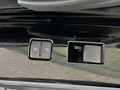 Used 2023 Subaru Solterra AWD image 29