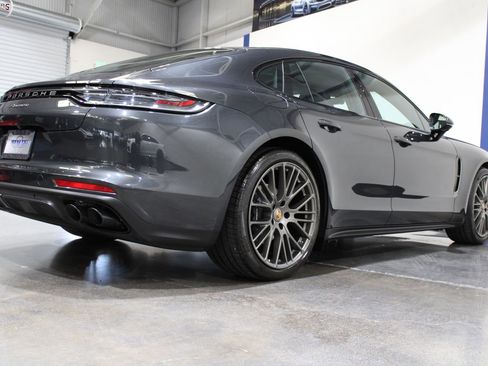 Used 2023 Porsche Panamera Platinum Edition image 13