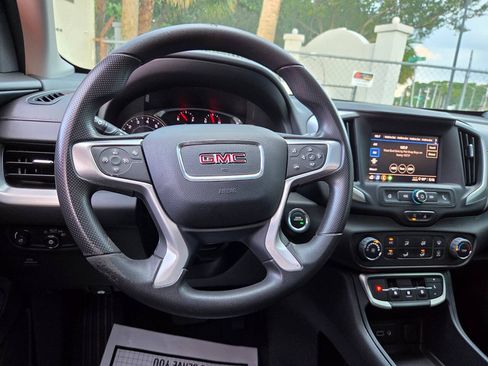 Used 2024 GMC Terrain SLE FWD image 27