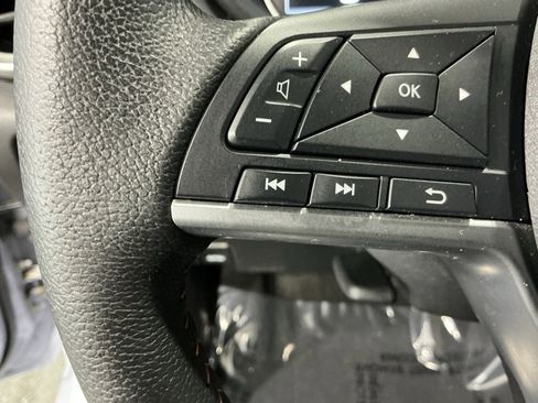 Used 2023 Nissan Versa SR w/ Trunk Package image 9