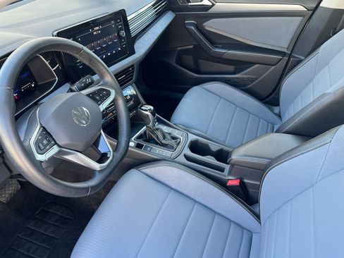 Certified 2025 Volkswagen Jetta SE image 10