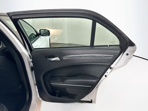 Used 2022 Chrysler 300 Touring w/ Sport Appearance Package image 27