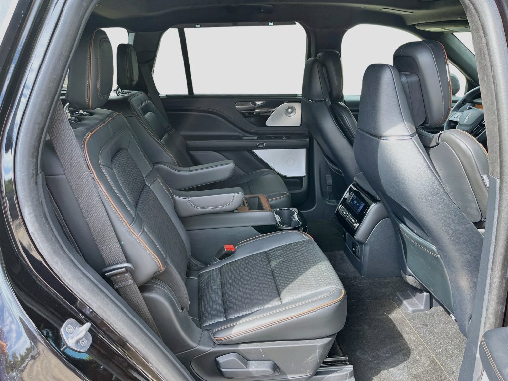 Used 2025 Lincoln Aviator Black Label w/ Jet Appearance Package AWD/4WD image 30