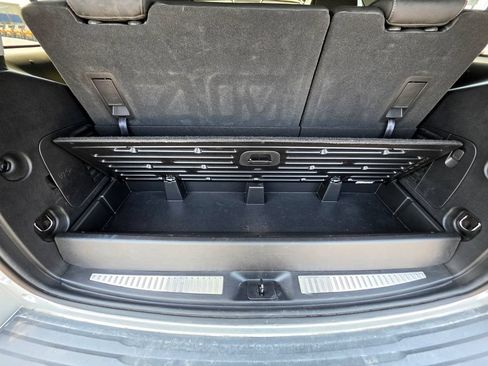Used 2019 GMC Yukon SLT w/ Open Road Package AWD/4WD image 6
