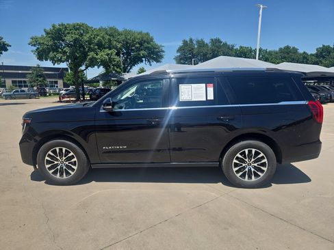 Used 2025 Ford Expedition Platinum AWD/4WD image 3