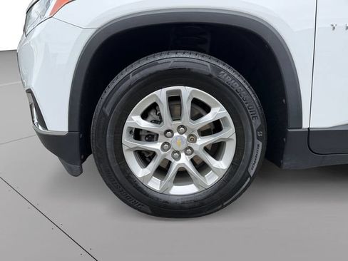 Used 2021 Chevrolet Traverse LT AWD/4WD image 9
