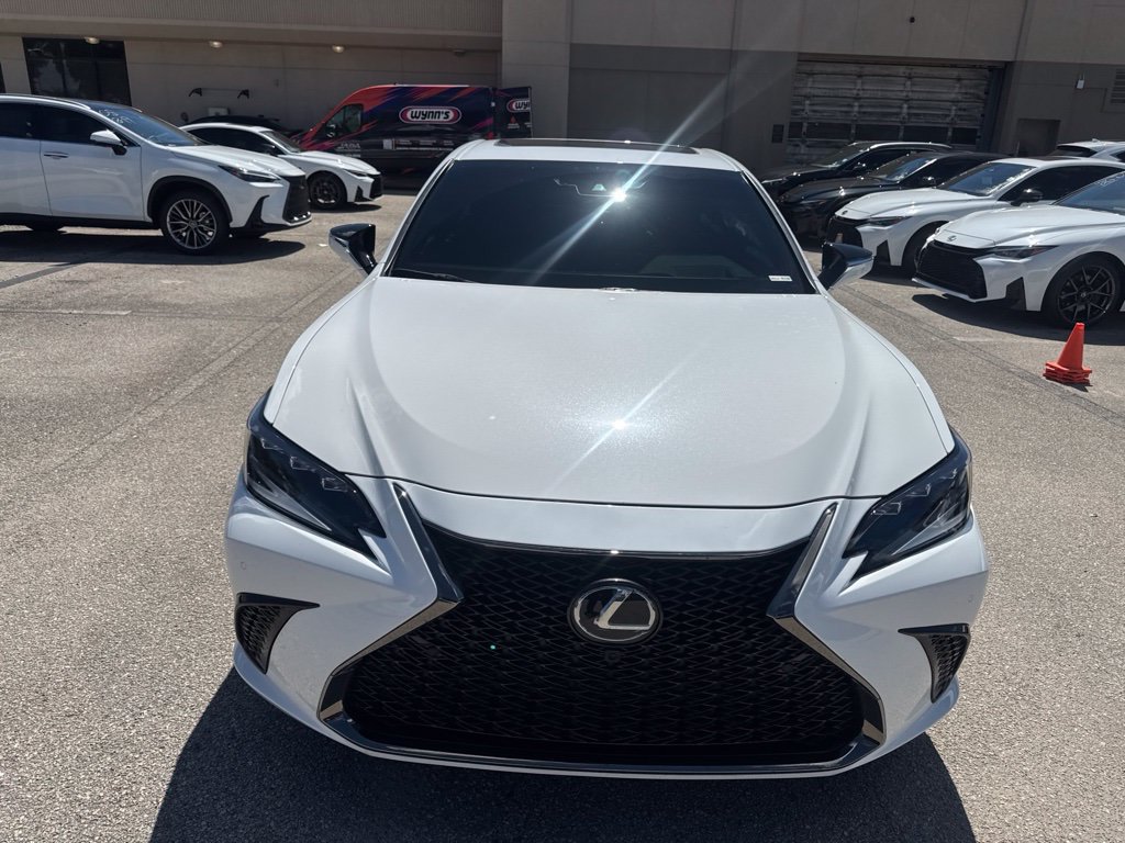Used 2025 Lexus ES 350 F Sport FWD image 2