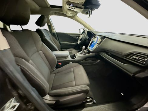 Used 2025 Subaru Outback Premium AWD/4WD image 33
