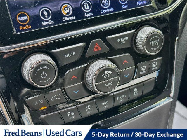 Used 2019 Jeep Grand Cherokee Laredo AWD/4WD image 22