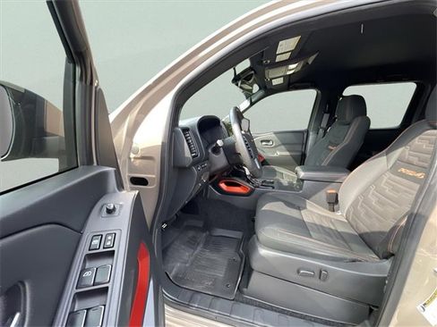 Used 2022 Nissan Frontier PRO-4X image 22