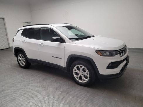Used 2024 Jeep Compass Latitude image 13