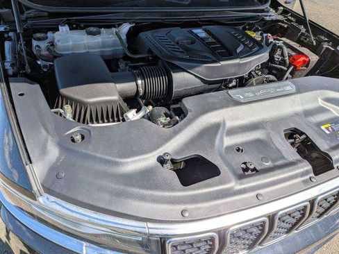 Certified 2024 Jeep Wagoneer 4WD image 29