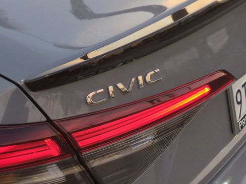 Used 2025 Honda Civic Sport image 29