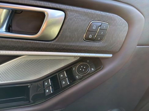 New 2026 Ford Explorer Platinum image 16