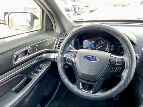 Used 2019 Ford Explorer Sport image 37