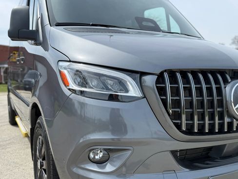 Used 2025 Mercedes-Benz Sprinter 2500 image 9