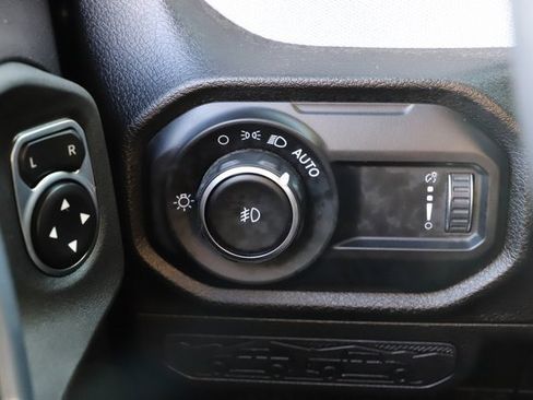 Used 2024 Jeep Wrangler Willys image 23